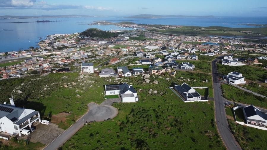 4 Bedroom Property for Sale in Hoogland Western Cape